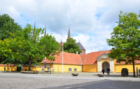 Das gelbe Roskildepalais Das Roskilde Palais